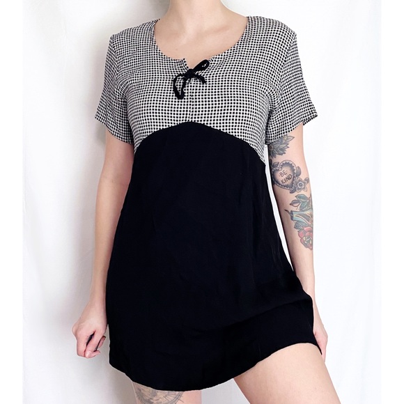 Vintage Dresses & Skirts - SOLD • Vintage Gingham Black + White Checkered Tunic Mini Babydoll Dress